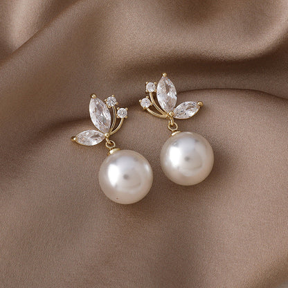 Elegant Pearl and Crystal Earrings