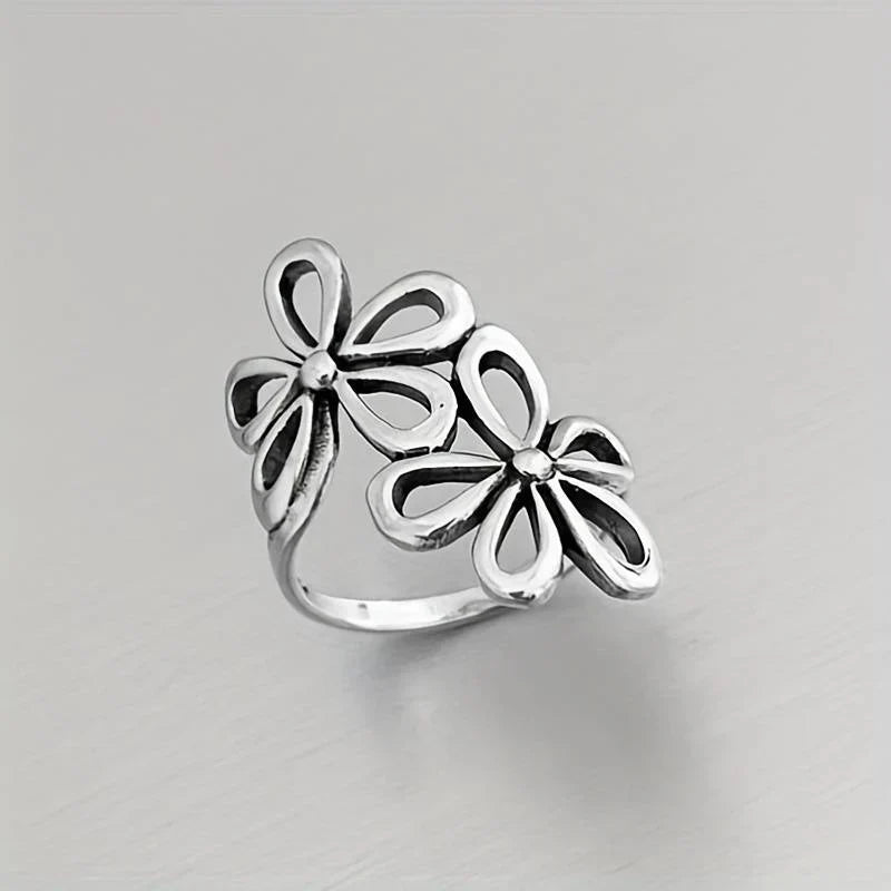 Antique-Inspired Hollow Silver Floral Ring