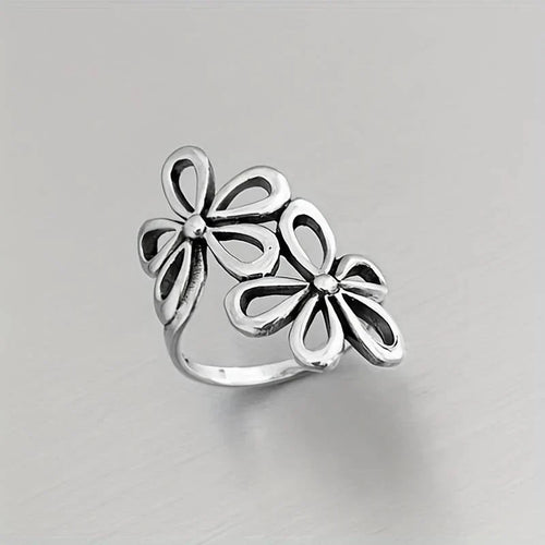 Antique-Inspired Hollow Silver Floral Ring