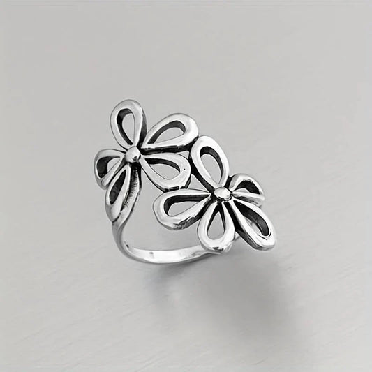 Antique-Inspired Hollow Silver Floral Ring