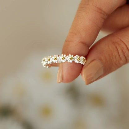Elegant Floral Garden Ring