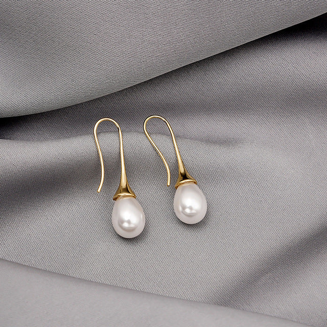 Elegant Pearl Dangle Earrings
