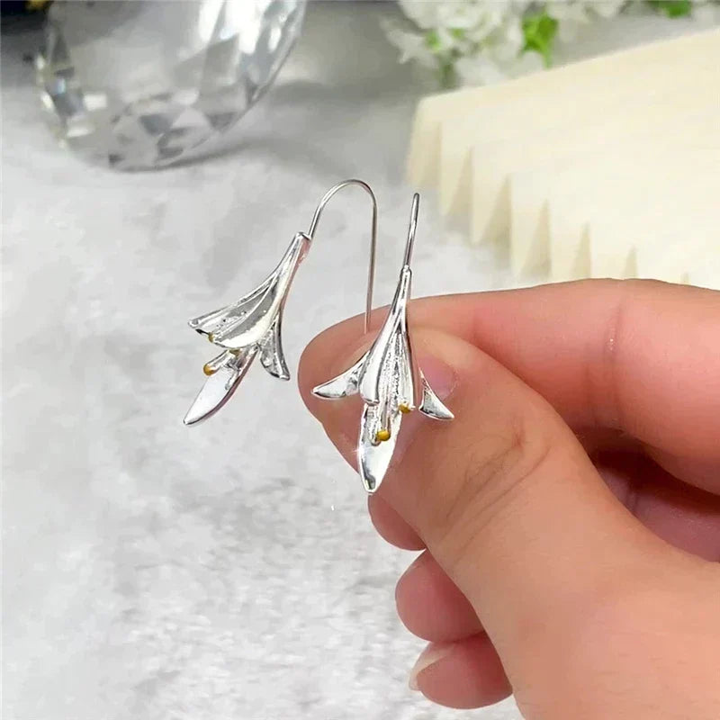 Elegant Silver Floral Earrings
