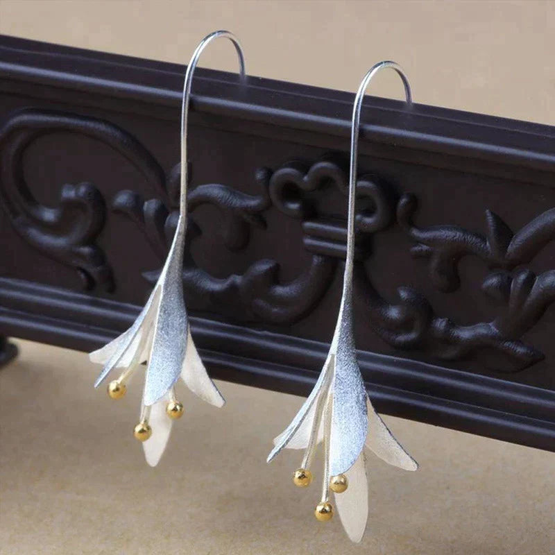 Elegant Silver Floral Earrings
