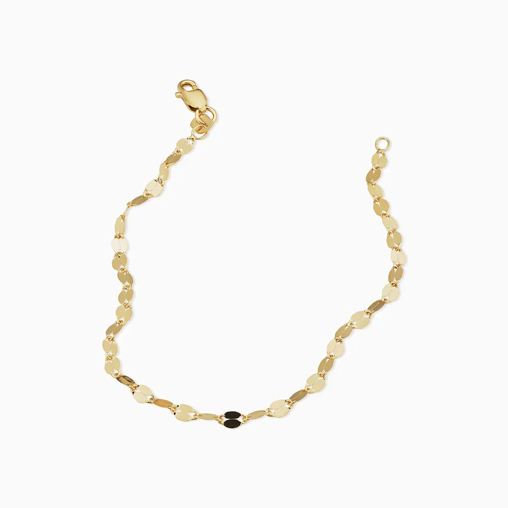 Elegant Gold Cabaret Bracelet