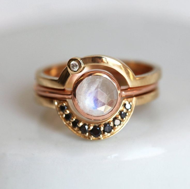 Classic Gold Ring with Vintage White and Black Inlaid Crystals