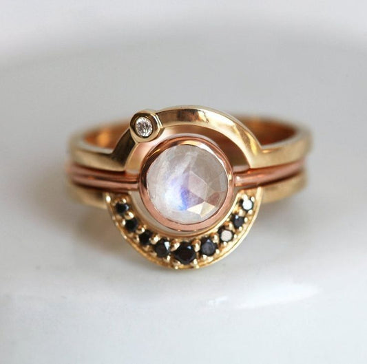 Classic Gold Ring with Vintage White and Black Inlaid Crystals