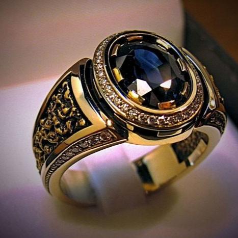 Antique Dark Blue and Gold Ring