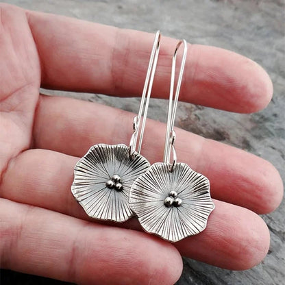 Heartfelt Poppy Earrings