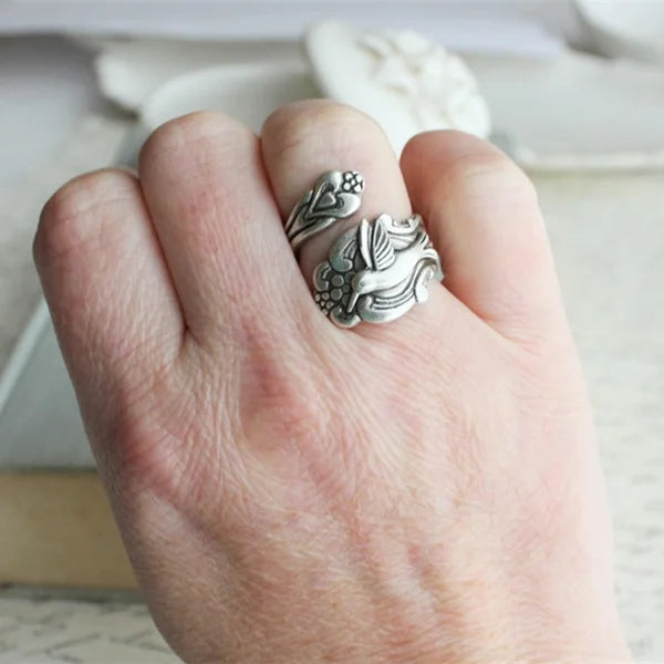 Floral Hummingbird Ring