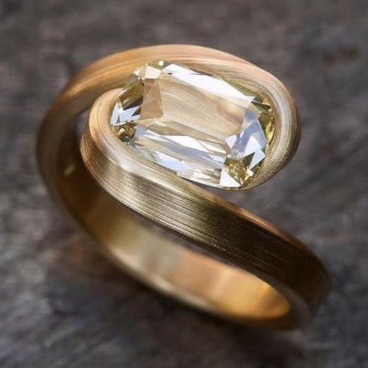 Retro Spiral Inlaid Glass Ring