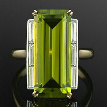 Retro Emerald Rectangular Glass Ring