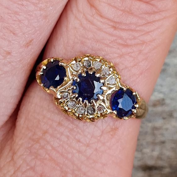 Retro Blue Starlight Zirconia Ring