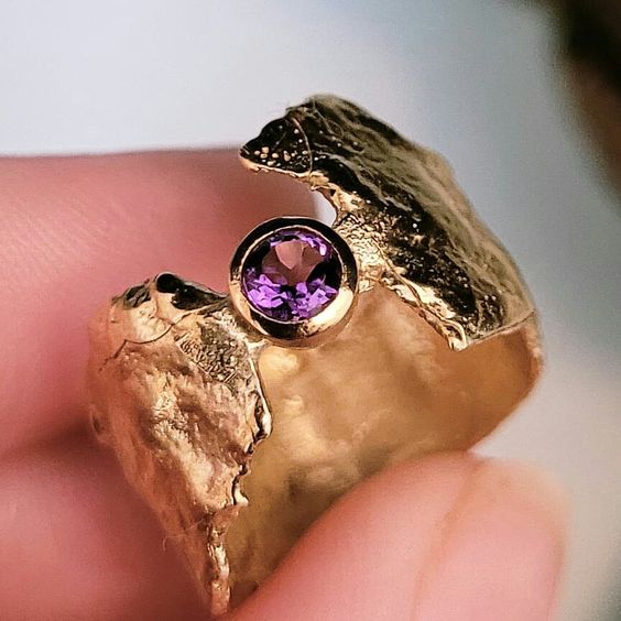 Antique-Style Purple Zirconia Gold Forged Ring