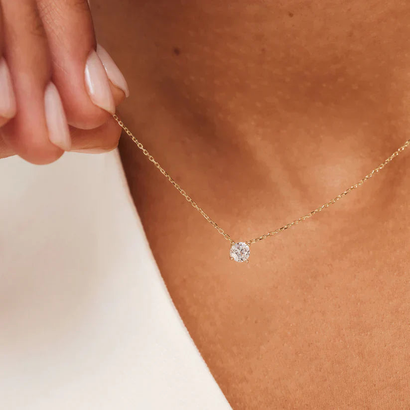 Cléa Gold Necklace with Moissanite Gemstone