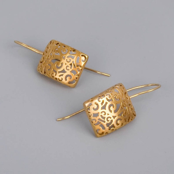 Elegant Golden Ivy Hollow Earrings