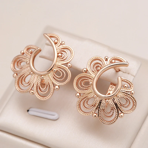 Chic Gold Floral Drop Earrings