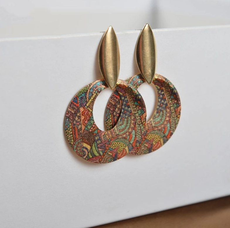 Retro Vibrant Golden Earrings