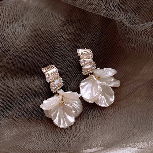 Chic White Gold Petal Earrings