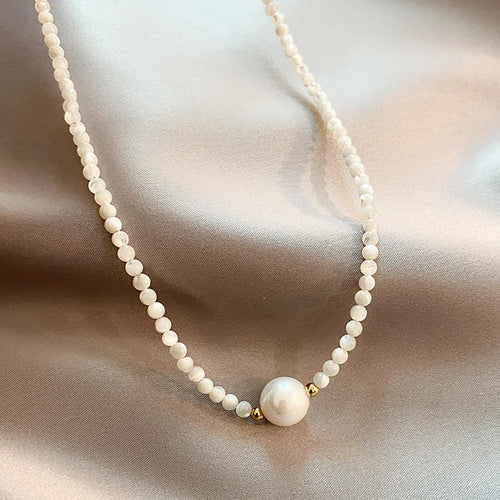 Chic Pearl Pendant Necklace