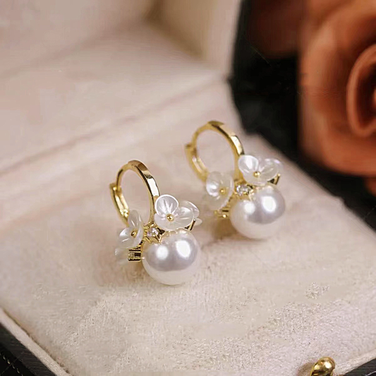 Chic Floral Pearl Earrings