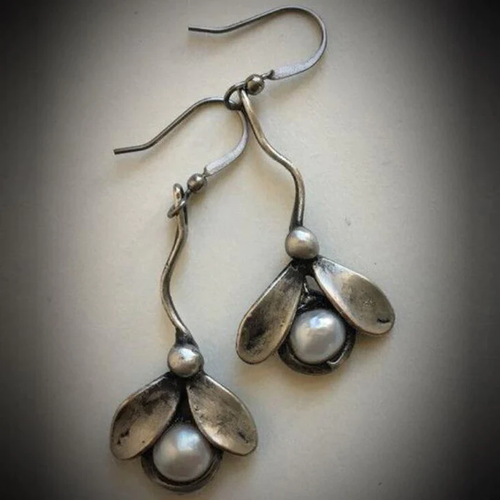 Classic Silver Pearl Earrings