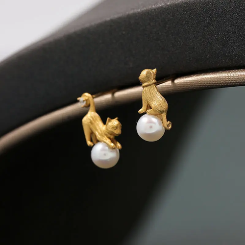 Classic Pearl Earrings with Vintage Golden Kitty Design