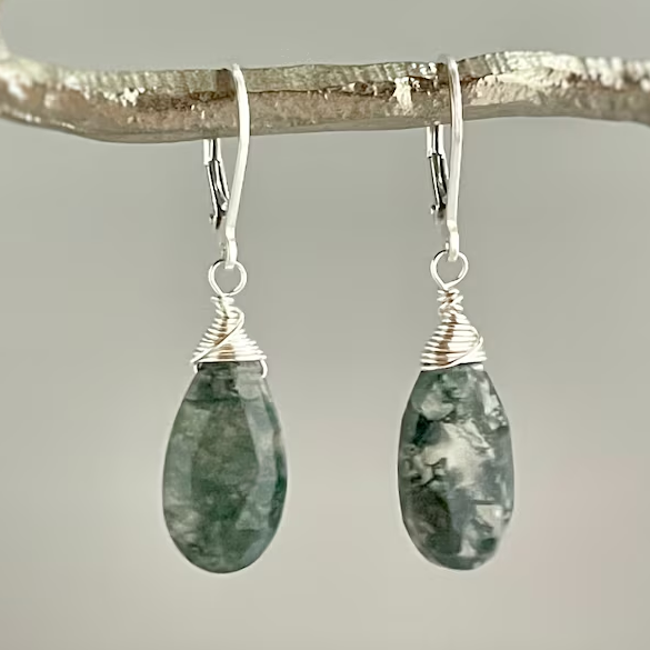 Retro Green Teardrop Silver Earrings