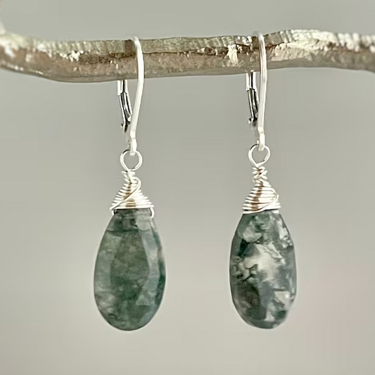 Retro Green Teardrop Silver Earrings
