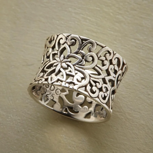 Retro Hollow Ivy-Inspired Ring
