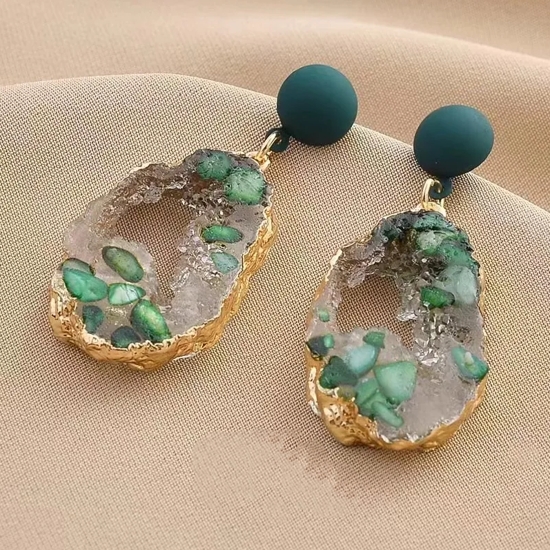 Retro Nature-Inspired Crystal Earrings