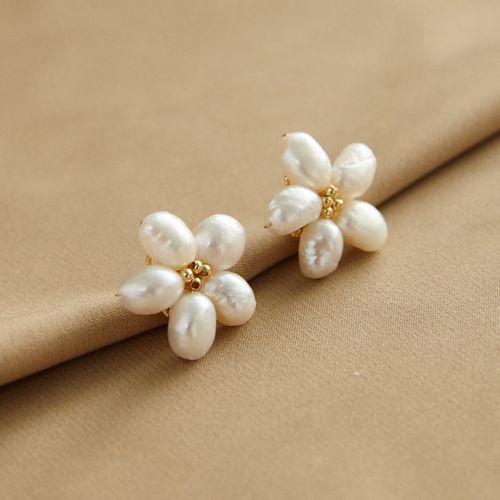 Chic White Petal Pearl Earrings