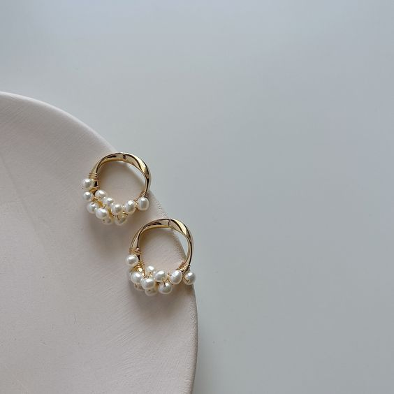 Chic Inlaid Pearl Earrings