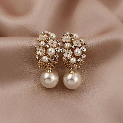 Chic Pearl Earrings with Floral Design