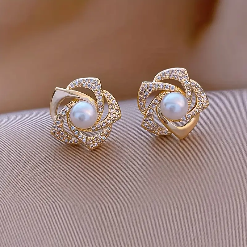 Chic Radiant Spiral Pearl Earrings