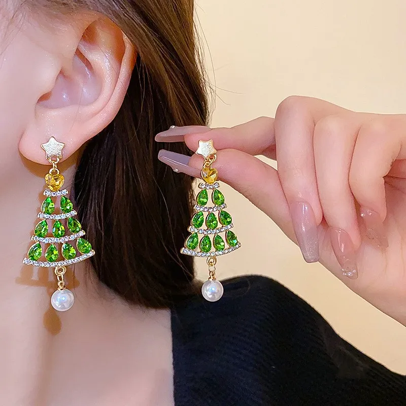 Chic Radiant Evergreen Earrings
