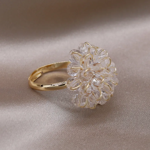 Chic White Crystal Daisy Ring