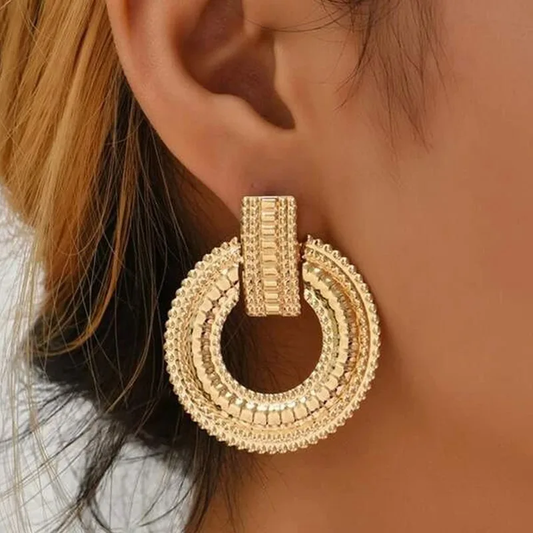 Chic Hollow Mandala Earrings in Elegant Gold