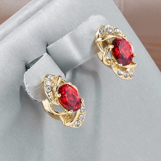 Chic Gold Earrings with Elegant Crystal Accents