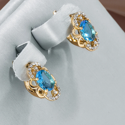 Chic Gold Earrings with Elegant Crystal Accents