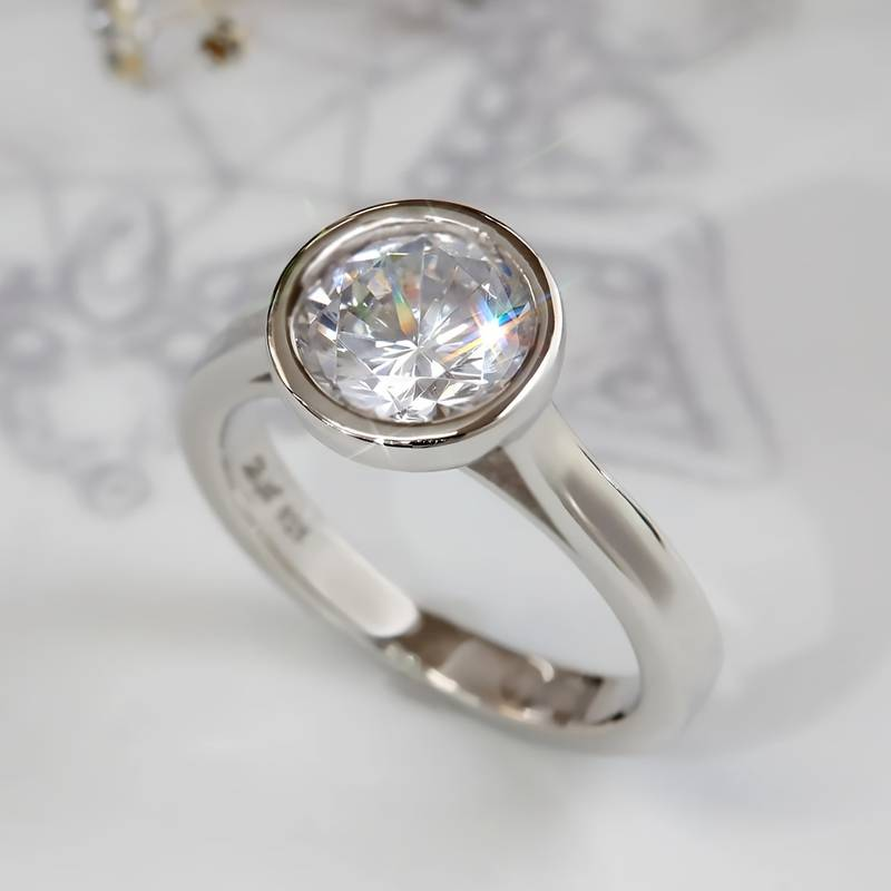 Classic Silver Ring with Vintage Zirconia