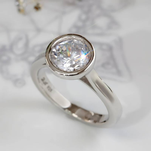 Classic Silver Ring with Vintage Zirconia