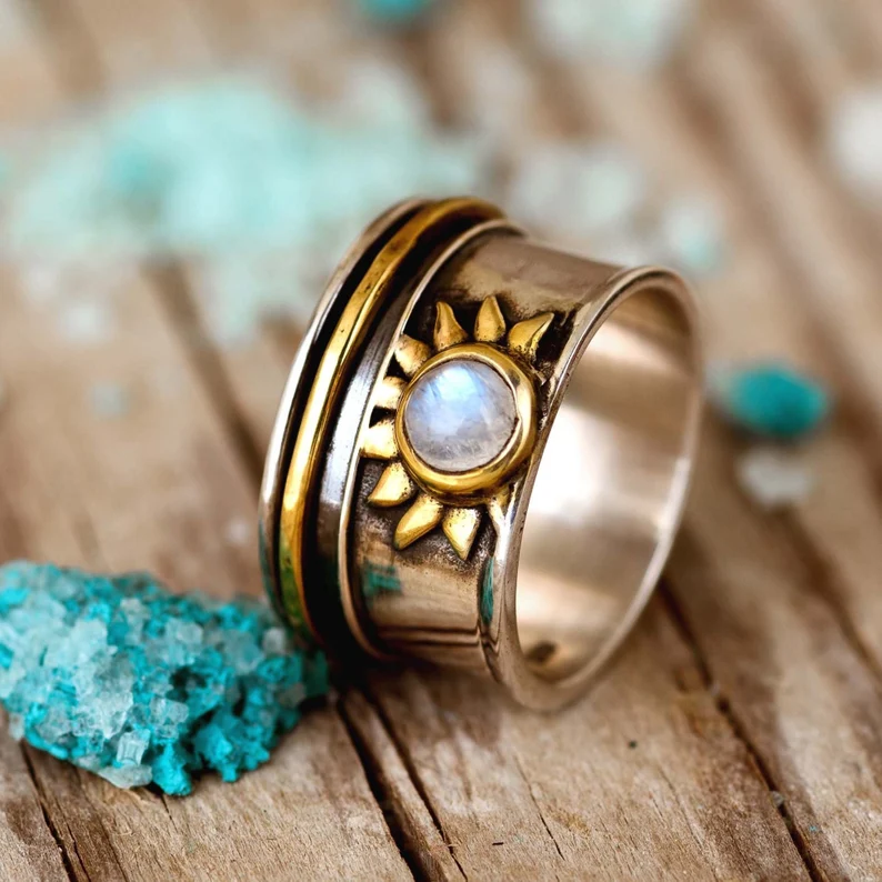 Retro White Stone Sun Ring
