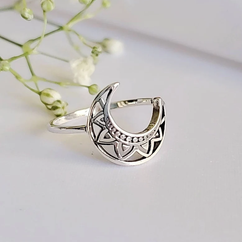 Retro Silver Moon Ring