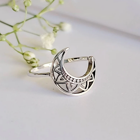 Retro Silver Moon Ring