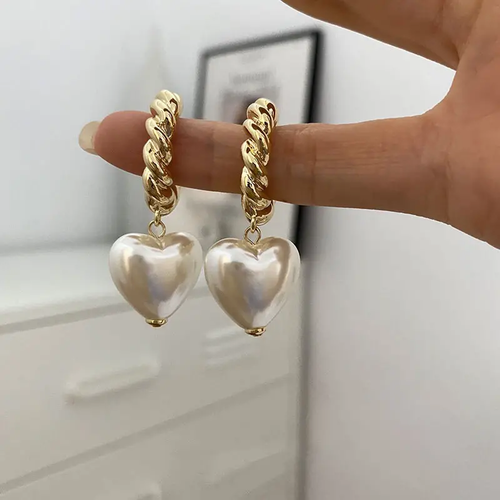 Chic Heart-Shaped Pearl Earrings