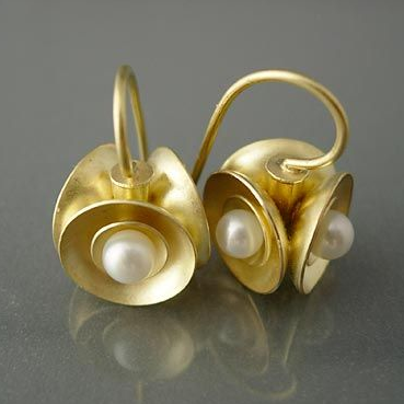 Classic Gold and Pearl Vintage Earrings