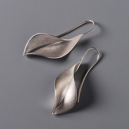 Classic Silver Leaf Earrings with a Vintage Touch
