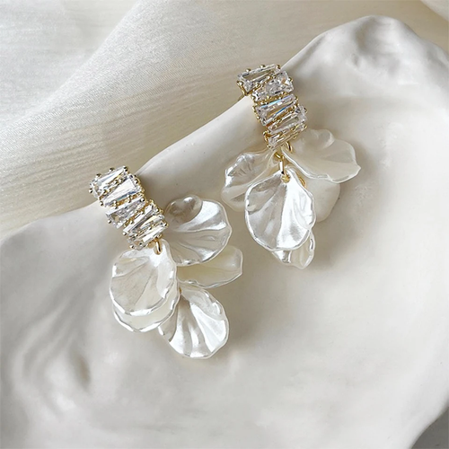 Chic White Petal Zirconia Earrings