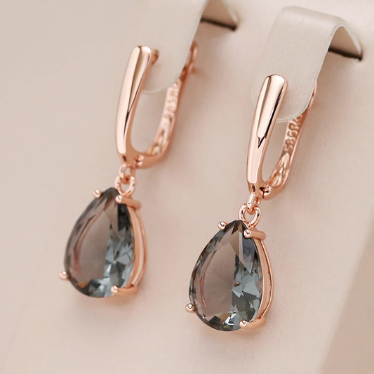 Chic Gold Earrings with Elegant Crystal Drops